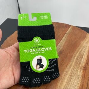 New Gaiam super grippy Yoga gloves black